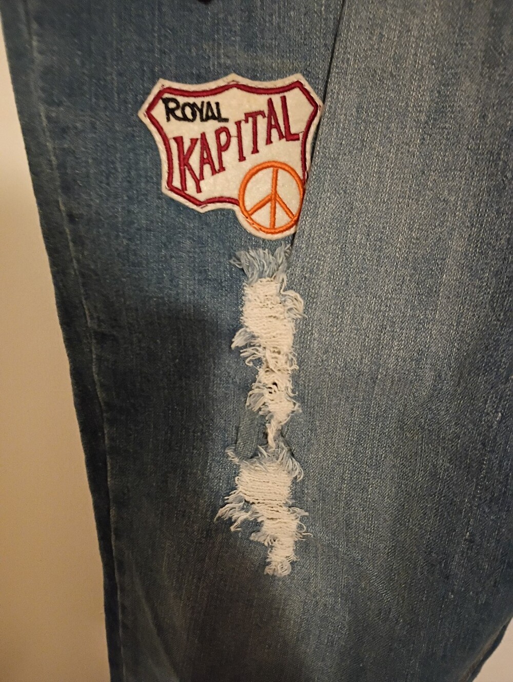 Distressed Jeans - Picture 3 of 8